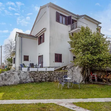 Awesome In With House Sea View