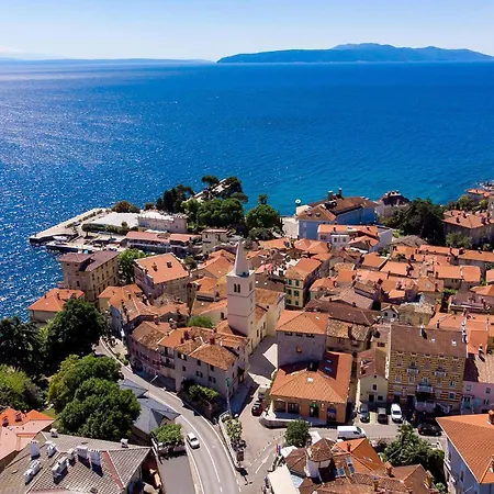 Apartment Awesome In With House Sea View Lovran